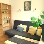 Apartament Przy Metrze I Przy Lesie * وارسو