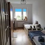Apartament Przy Metrze I Przy Lesie * وارسو