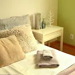 شقة Apartament Przy Metrze I Przy Lesie وارسو