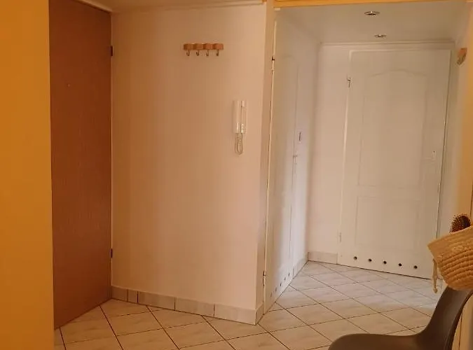 Appartement Apartament Przy Metrze I Przy Lesie