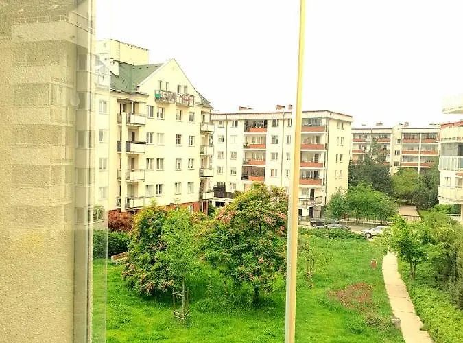 Apartament Przy Metrze I Przy Lesie * Warschau